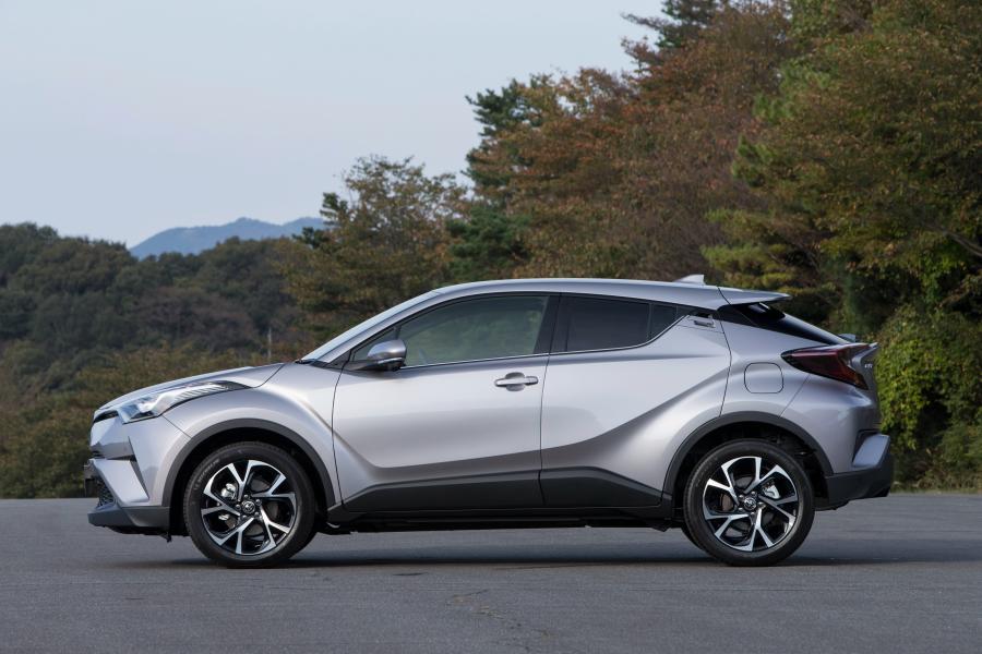  Toyota C-HR 2016 года  (JP) (фото 10 из 18)